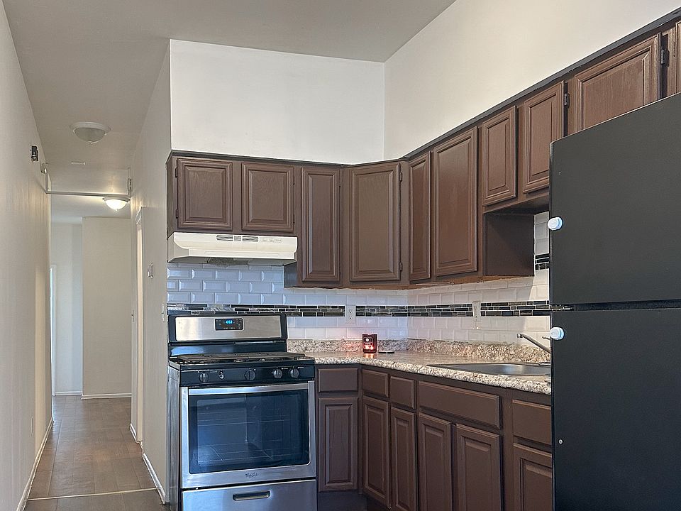 Eat-in Kitchen