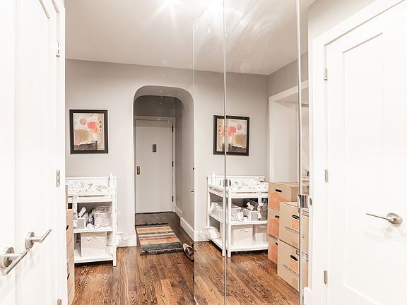 5th image of 15 Crooke Ave APT 1E