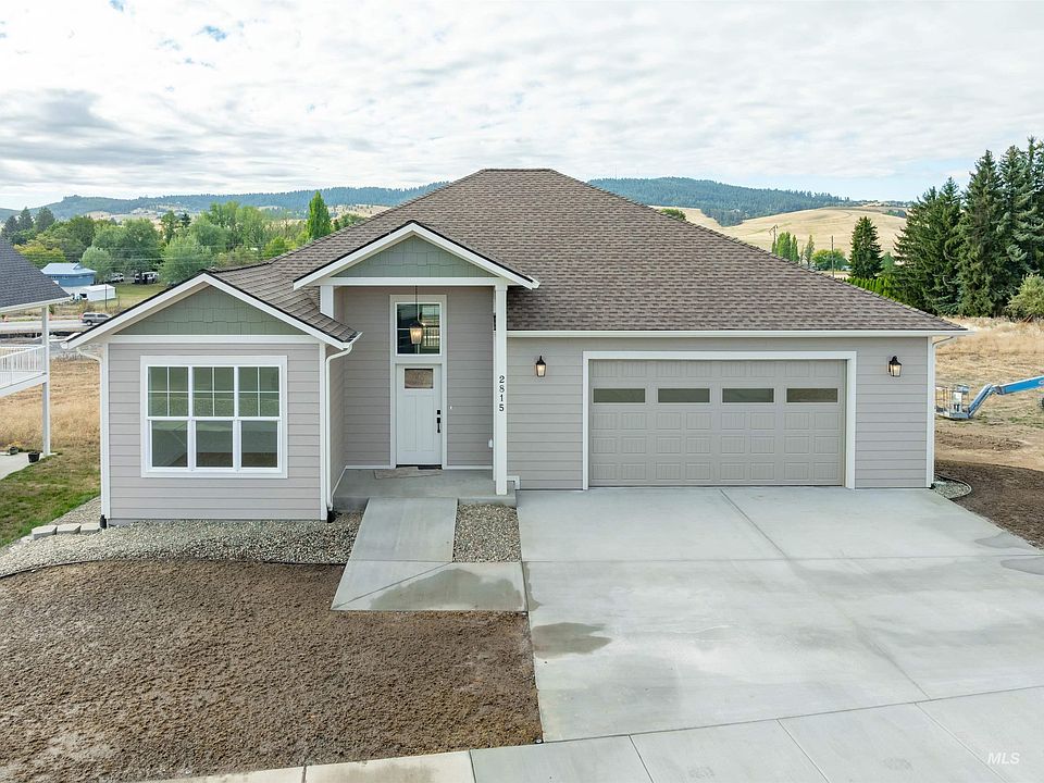 1st image of 2815 Wildrose Dr