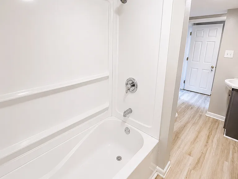 1018 Rockhill St #3 — Photo 10