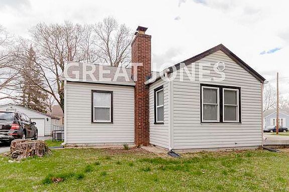 3rd image of 3502 Wallace Ave