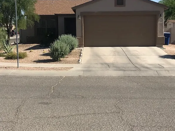 2600 E Warwick Castle Ln, Tucson, AZ 85706