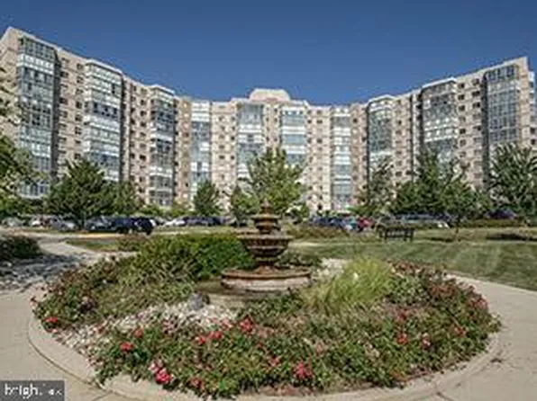 19365 Cypress Ridge Ter Unit 821, Lansdowne, VA 20176