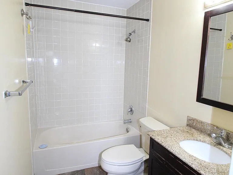 2002 Ravens Crest Dr — Photo 20