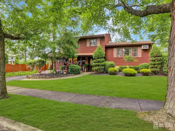 1 Reo St, Old Bridge, NJ 08857