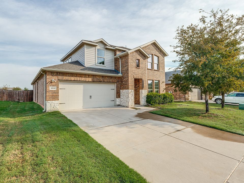 1st image of 1012 Crepe Myrtle Ln