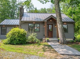 24 Lakeview Point Ave, Branchville, NJ 07826