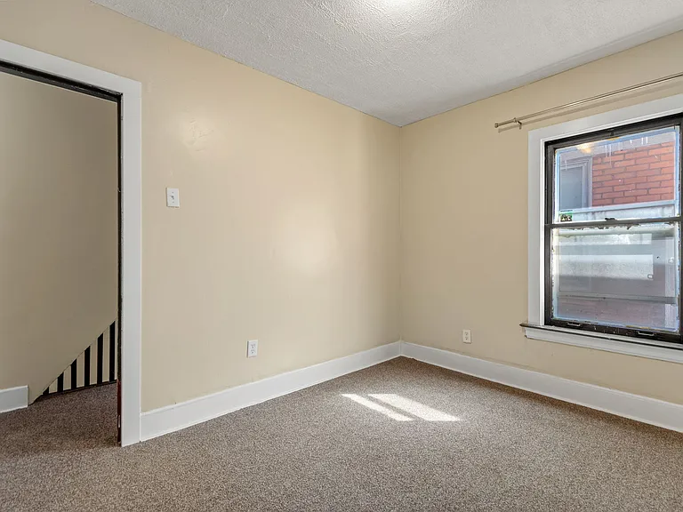 1476 W Grand Blvd — Photo 15