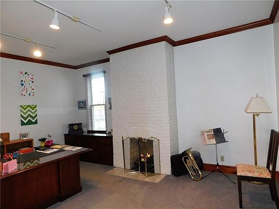 4th image of 303 Center Ave