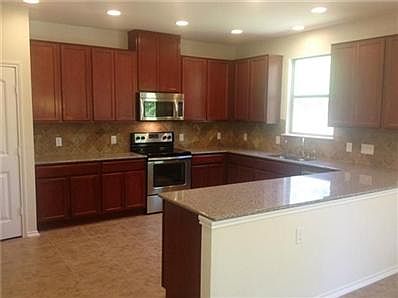 5th image of 824 Strickling Dr