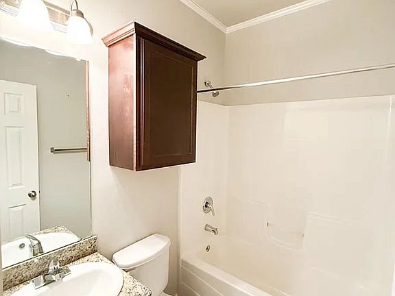 5th image of 5284 Peerless St