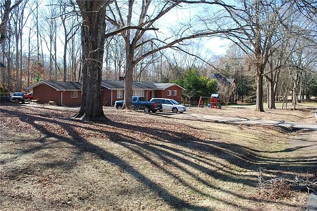 1st image of 4310 Windwood Cres