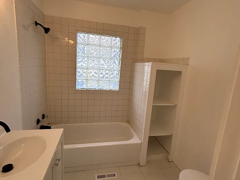 4138 Locust St — Photo 8