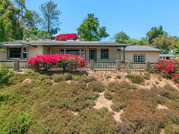 2nd image of 9840 Edgelake Dr