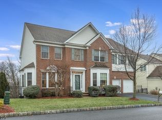 73 Hickory Hill Blvd, Totowa, NJ 07512