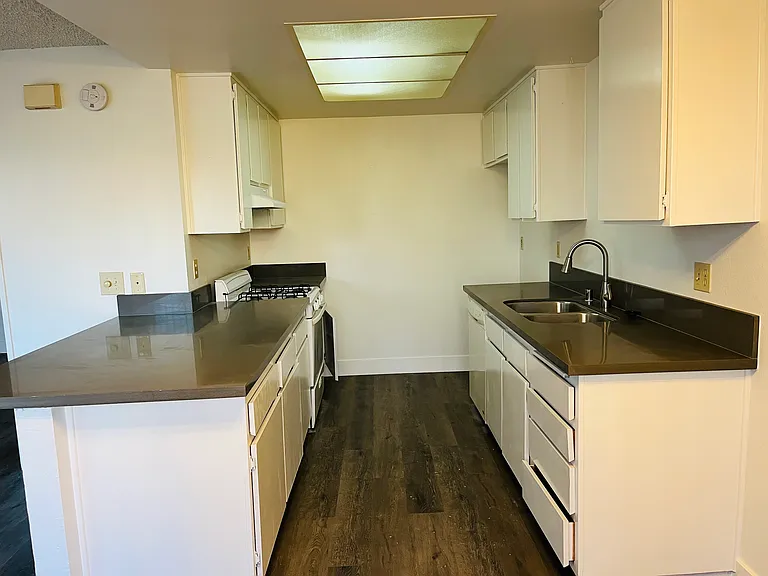 1200 S Sharon Cir #5 — Photo 5