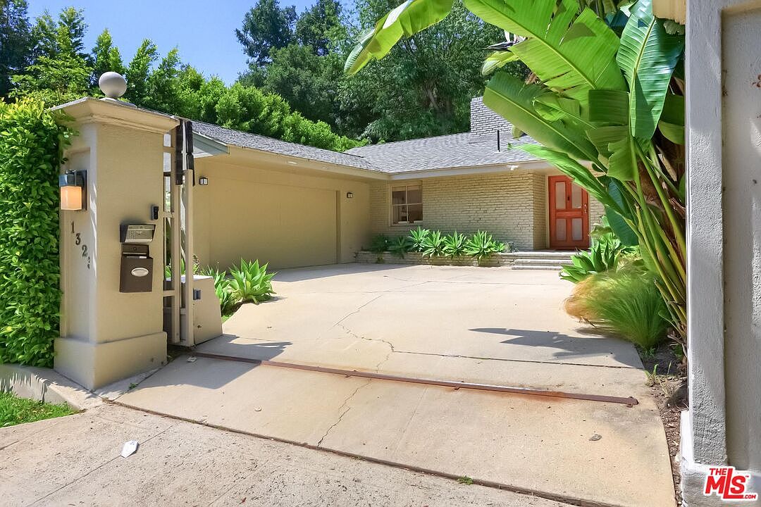 1323 Rd, Los Angeles, CA 90077 Zillow