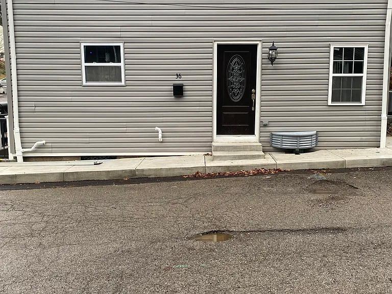 36 Snyder St — Photo 1