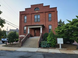 77 Park Ave APT 4, Ephrata, PA 17522