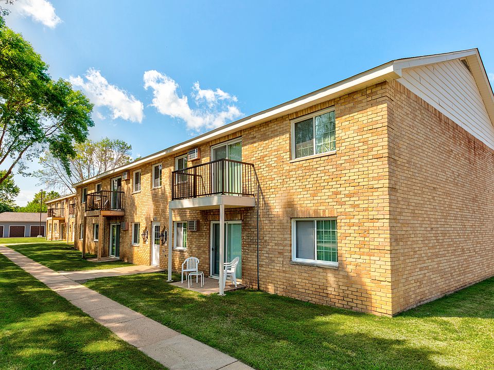 8 Apts per bldg