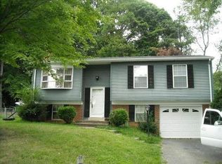 5666 Saffron Ct, Woodbridge, VA 22193