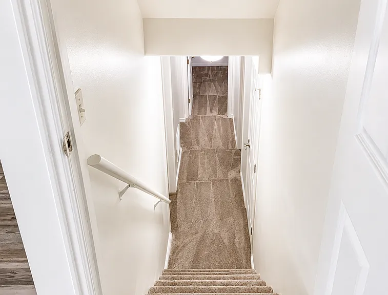 1564 E Hidden Valley Dr — Photo 26