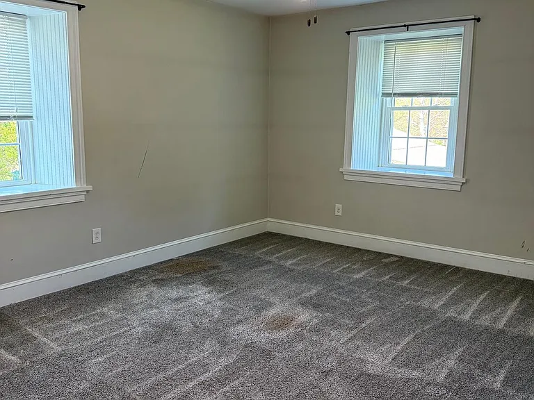 4056 E Newport Rd — Photo 4