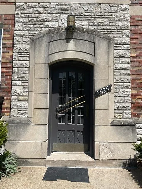 Building Photo - 7525 York Dr #1-E