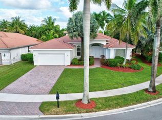 1709 Victoria Pointe Cir, Fort Lauderdale, FL 33327