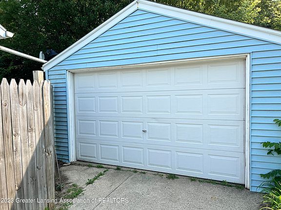 5th image of 1410 Roselawn Ave
