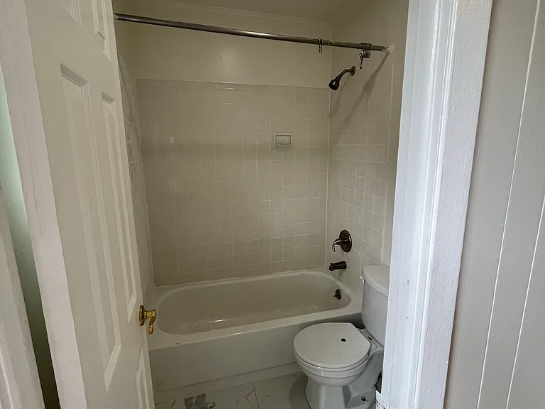 9 Baker St #B — Photo 6