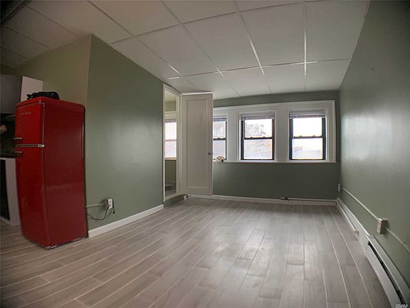 2nd image of 116 Lindell Blvd #7