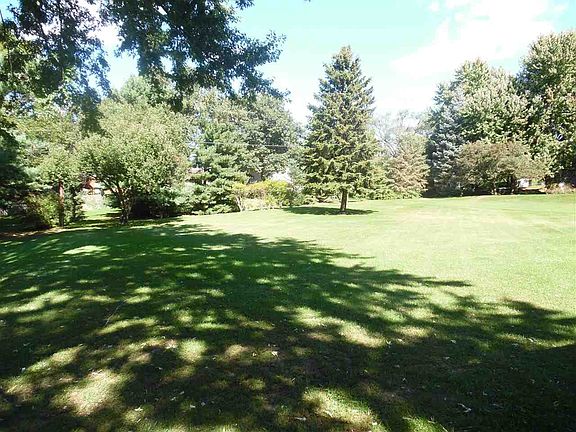 2nd image of 18255 Chaucer Ln