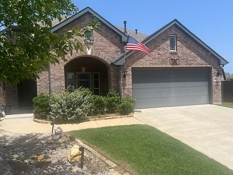 4712 Water Lily Ln — Photo 2