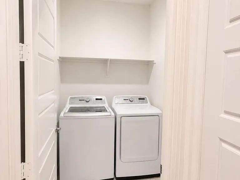 2432 Elm Pl — Photo 9