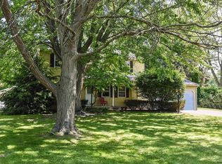 48 Chapel Ln, Glenmont, NY 12077
