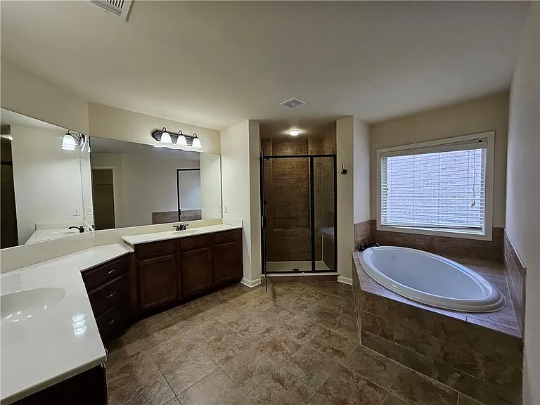 3155 Stonecrest Dr — Photo 15