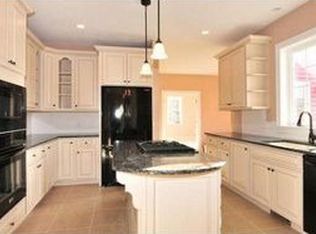 2 Grove St, Worcester, MA 01545