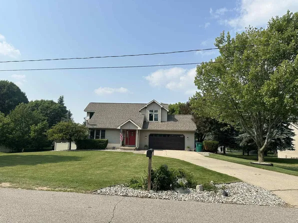 1206 Bartlett St, Gladwin, MI 48624