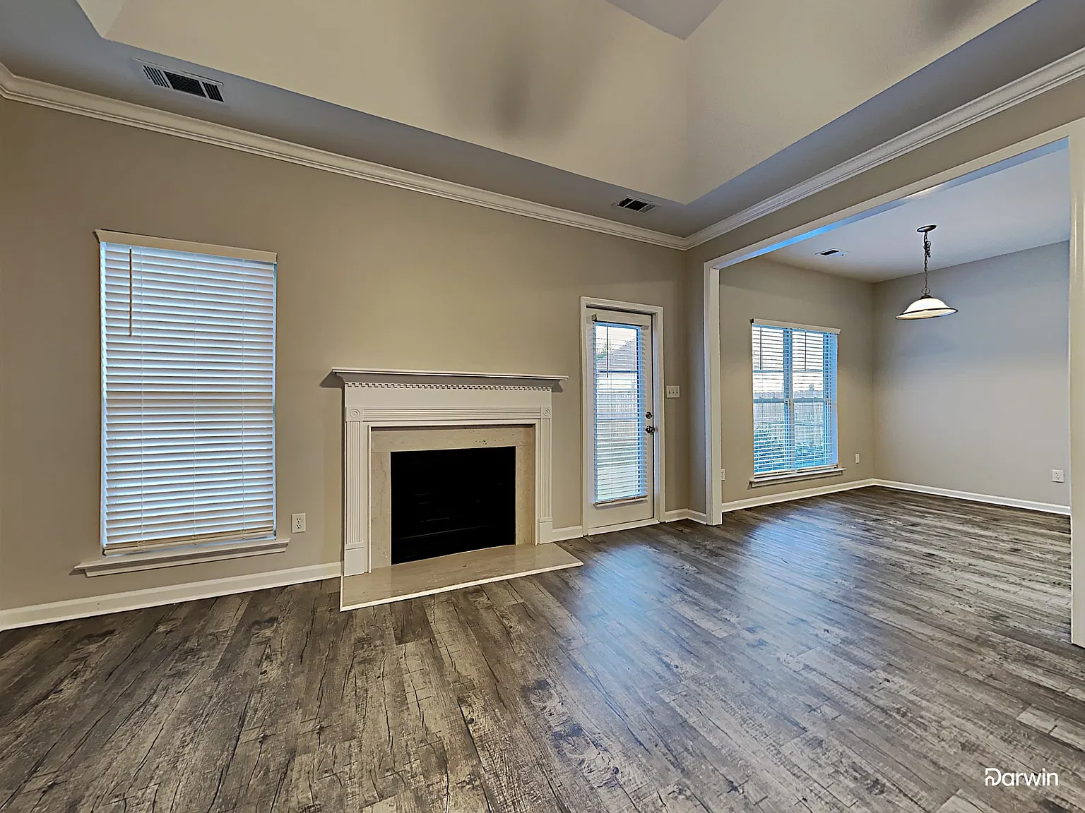 3 bed, 2.0 bath, 1730 sqft, $2,015 — Photo 3