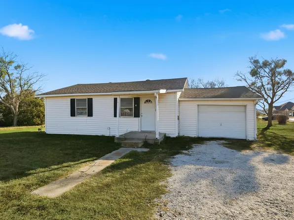 300 E 6th St, Krum, TX 76249