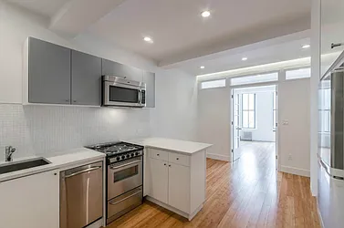 135 Christopher Street, #3B