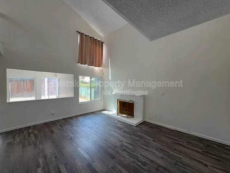 11883 Bayless St — Photo 10
