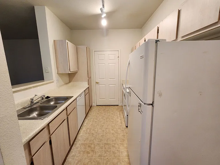 231 W Horizon Ridge Pkwy #417 — Photo 14
