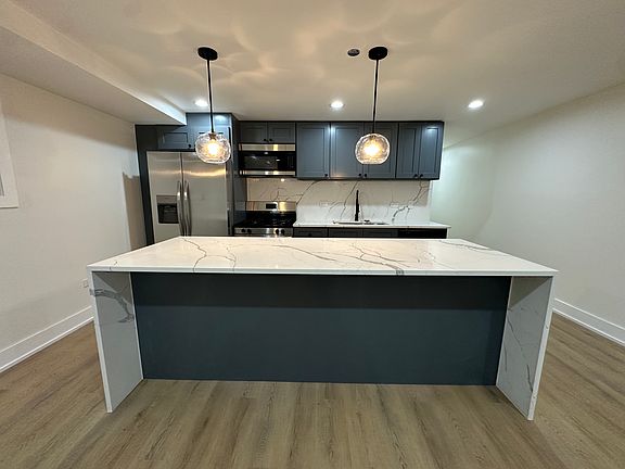 5th image of 4338 N Clarendon Ave #Gn
