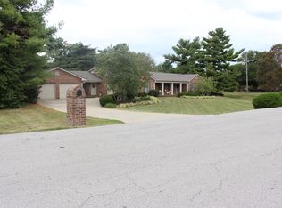 1010 Stourbridge Rd, Versailles, KY 40383