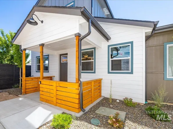 1450 N Cole Cottage Ln, Boise, ID 83704