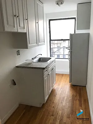 Rented by FirstService Realty (legacy) | media 9