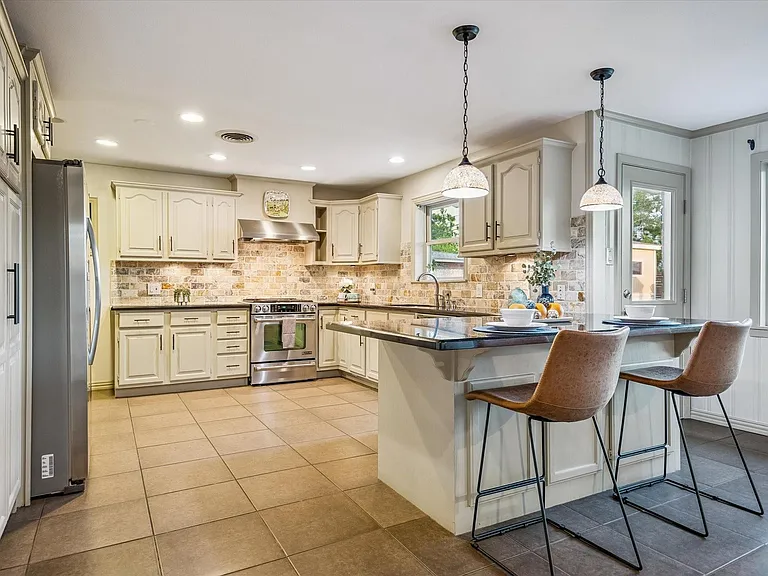 9813 Pine Lake Dr — Photo 9