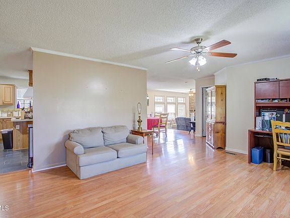 5th image of 617 Telford New Victory Rd